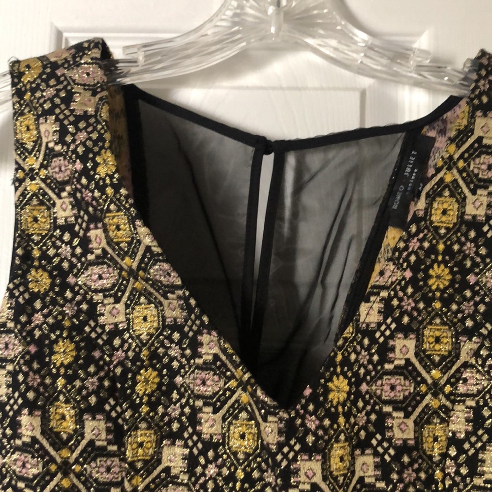 Romeo and Juliet counter Beautiful dress. In great condition - Picture 3 of 5